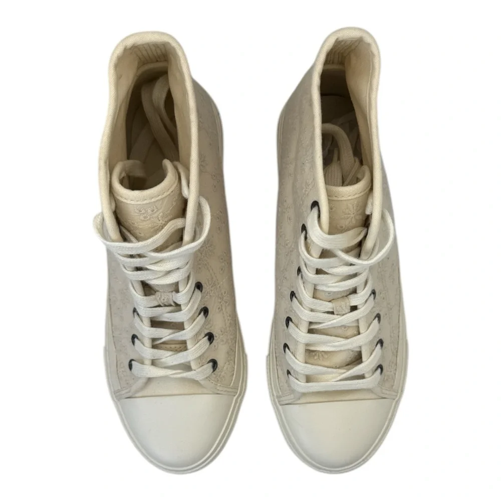 NWOT American Eagle Women's Embroidered‎ Flower Design High Top Sneakers, Size 8